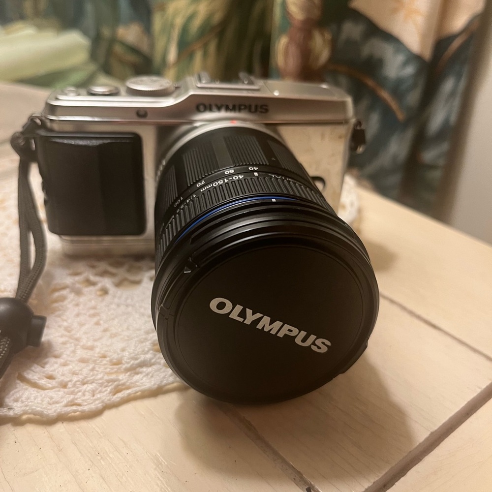 **SOLD** Olympus Pen EP3 with 40-150mm lens
